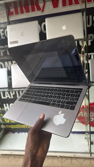 Photo - Laptop Apple MacBook Pro 2019 8GB Intel Core I5 SSD 256GB