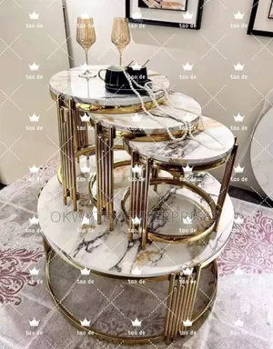 High Quality Italian Center Table With Side Stools
