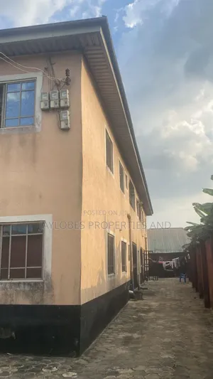 Furnished 8bdrm House in Port-Harcourt for sale