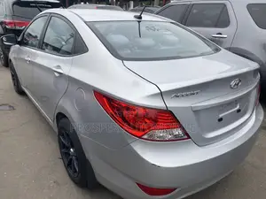 Hyundai Accent SE Automatic 2012 Silver