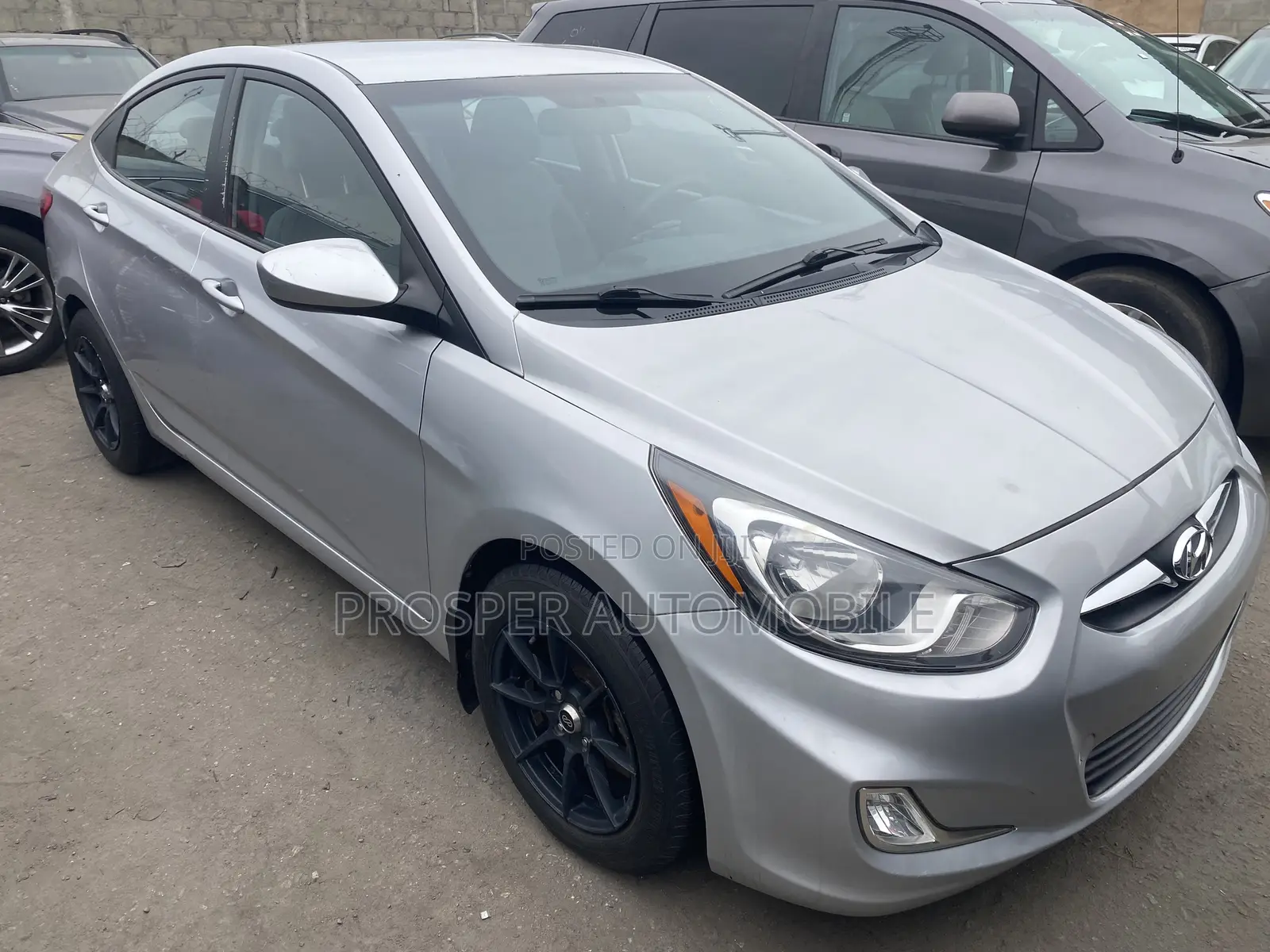 Hyundai Accent SE Automatic 2012 Silver