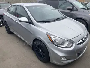 Hyundai Accent SE Automatic 2012 Silver