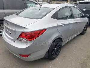 Hyundai Accent SE Automatic 2012 Silver