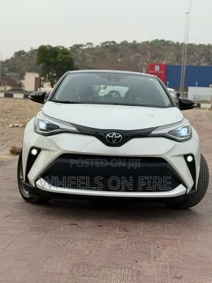 Photo - Toyota C-HR 2021 White