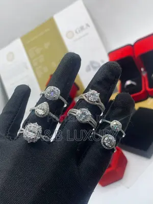 VVS Moissanite Diamond Rings