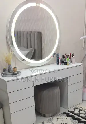 Vanity Dresser Table With Mirror