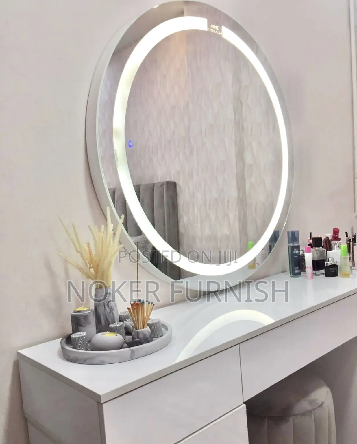 Vanity Dresser Table With Mirror