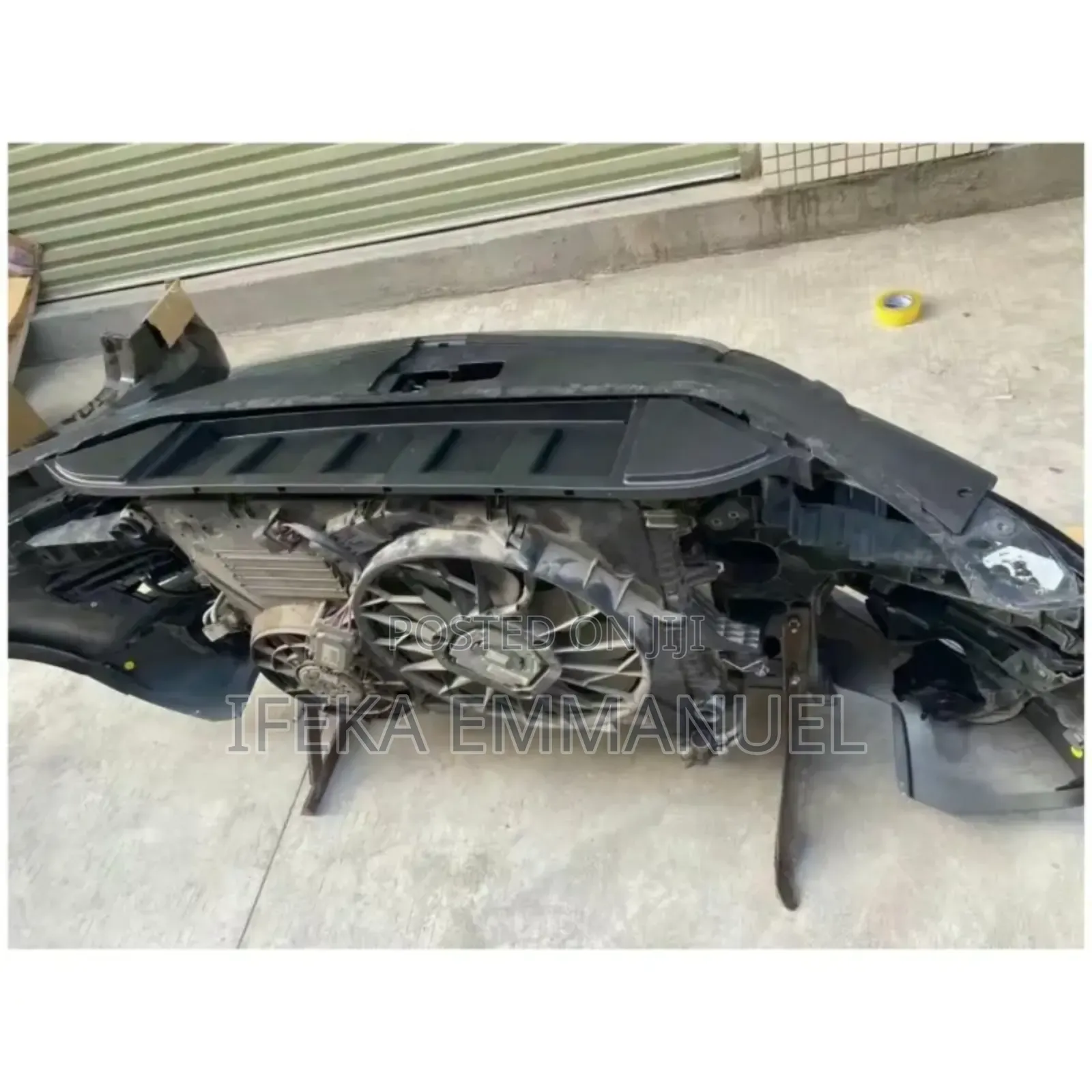 Complete Front Cut Audi Q7 2013
