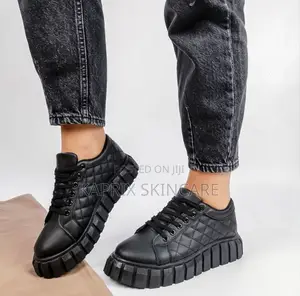 Photo - Classic Unisex Fashion Shoe