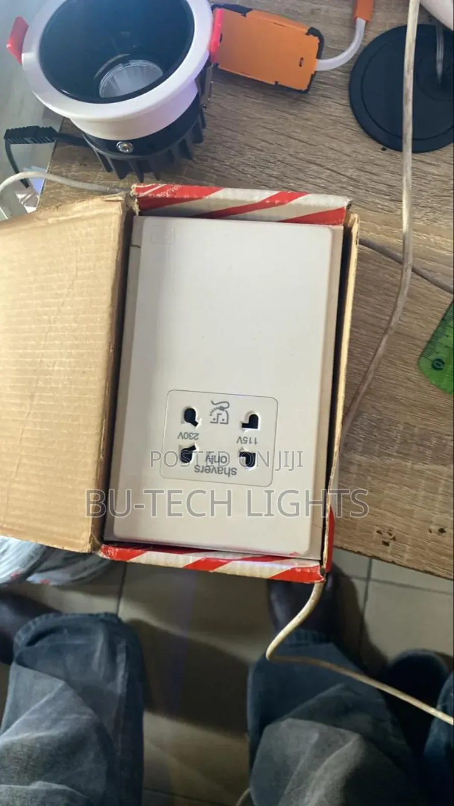 Shaver Socket