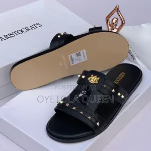 Quality, Stylish and Comfy Men’S Slippers