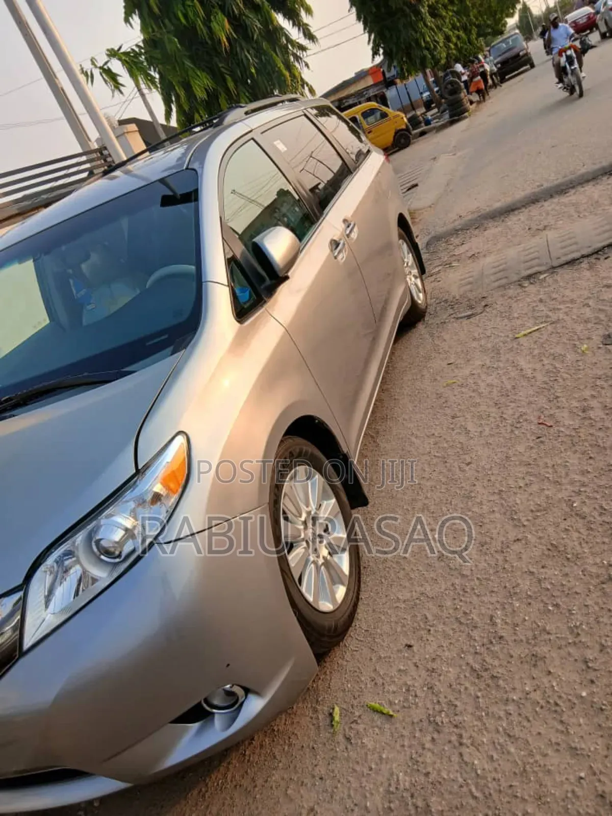 Toyota Sienna 2012 Blue