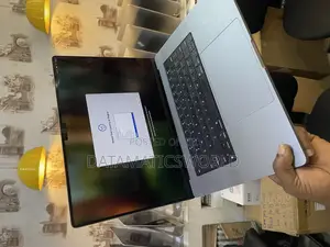 Laptop Apple MacBook Pro 2021 M1 32GB Apple M1 Pro SSD 512GB