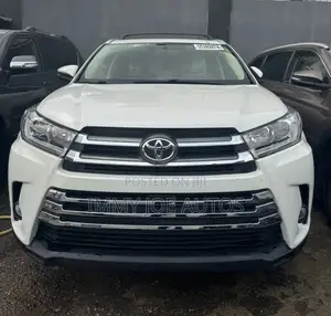 Photo - Toyota Highlander 2015 White