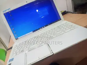 Laptop Toshiba Satellite L850 4GB Intel Core I3 HDD 320GB
