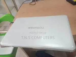 Laptop Toshiba Satellite L850 4GB Intel Core I3 HDD 320GB