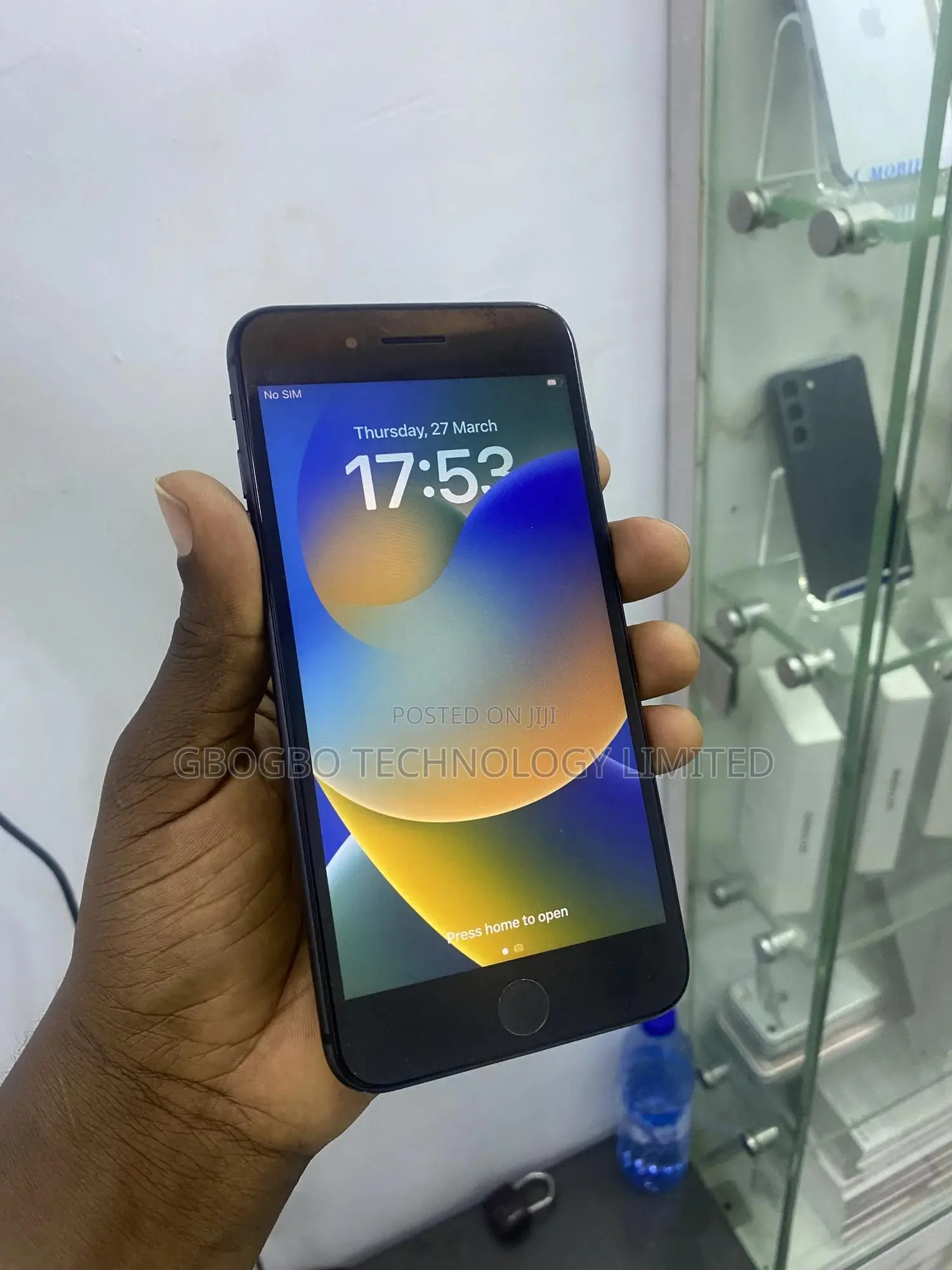 Apple iPhone 8 Plus 64 GB Black