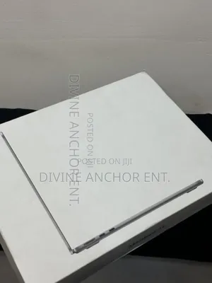 New Laptop Apple MacBook Air 2024 M3 13-inch 16GB Apple M3 SSD 512GB