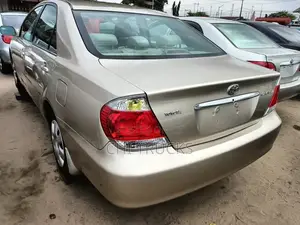 Toyota Camry LE V6 4dr Sedan (3.0L 6cyl 5A) 2005