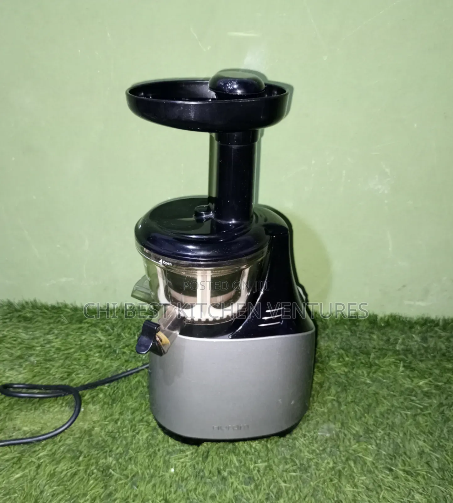 Hurom Slow Juicer Premium