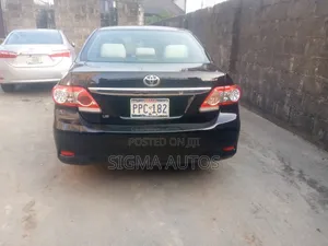 Toyota Corolla LE 4dr Sedan (1.8L 4cyl 4A) 2012 Black