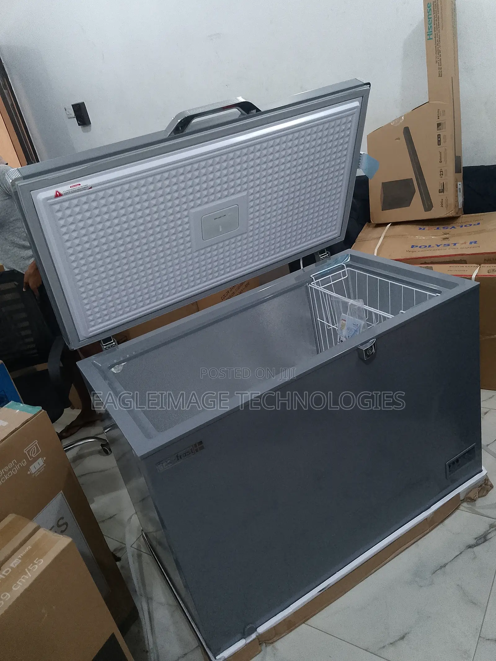 Scanfrost Extra Large 300 Litres Chest Freezer