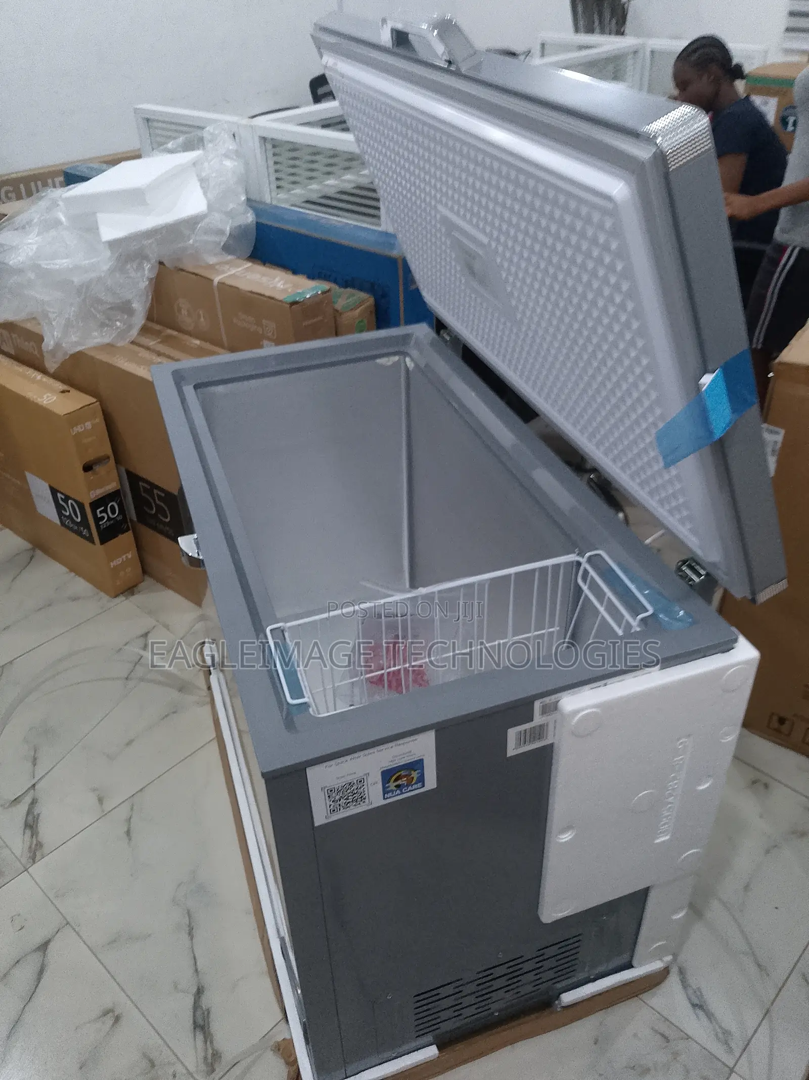 Scanfrost Quiet Operation 300 Litres Chest Freezer