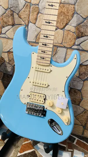 Photo - Quality Solid Maple Wood Guitar