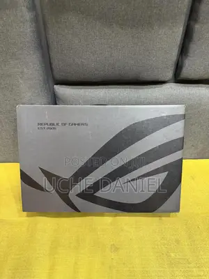 Laptop Asus ROG Zephyrus G14 16GB AMD Ryzen 9 SSD 1T