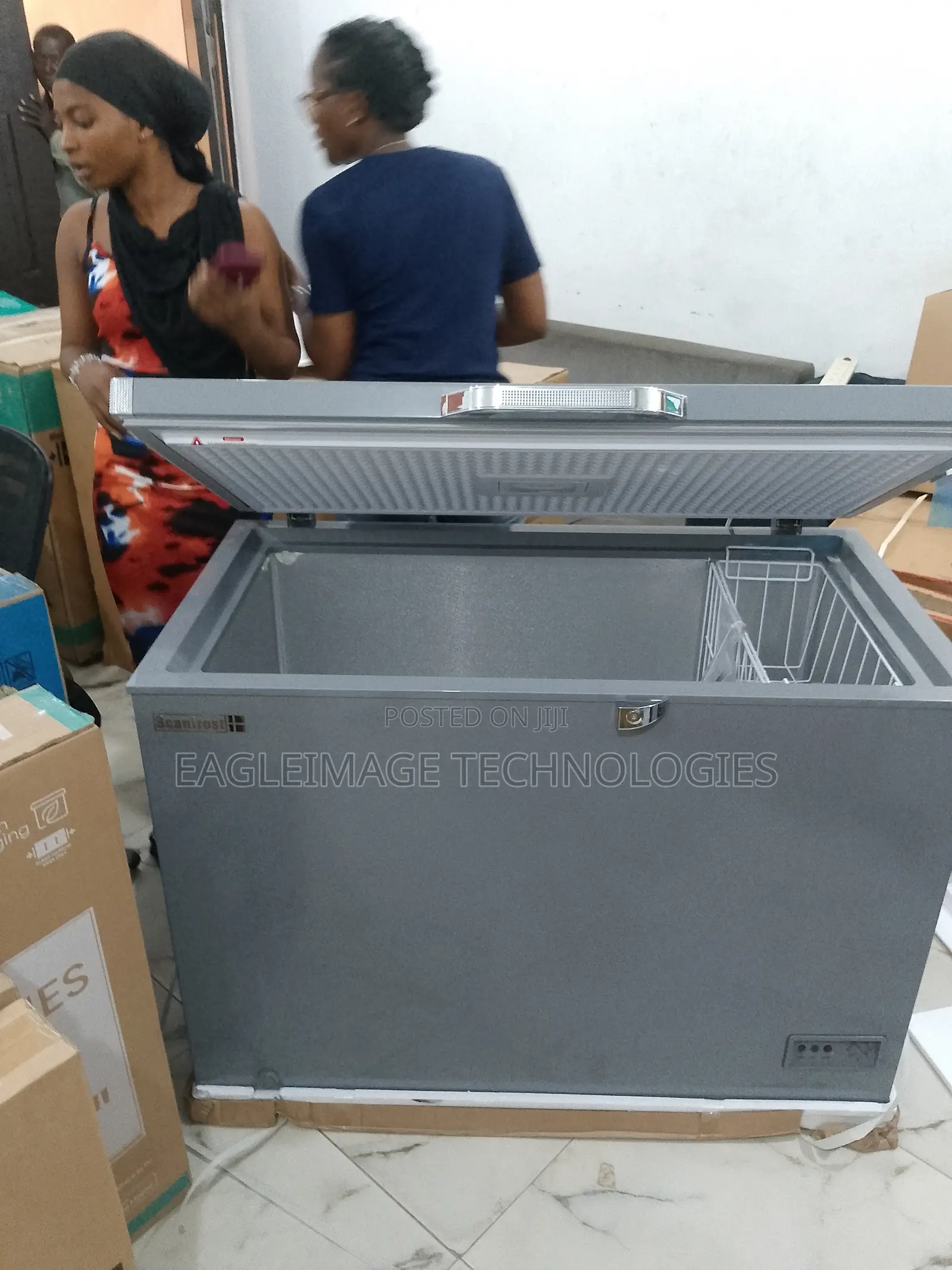 Scanfrost Long Term Preservation 300 Litres Chest Freezer