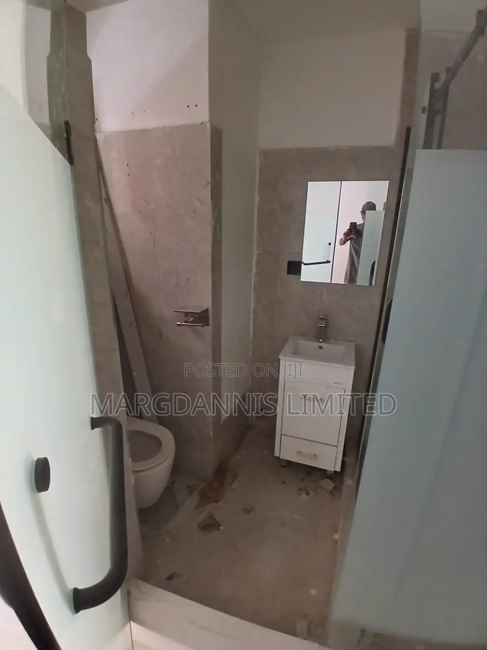 Furnished 2bdrm Maisonette in Lekki Phase 1 for sale
