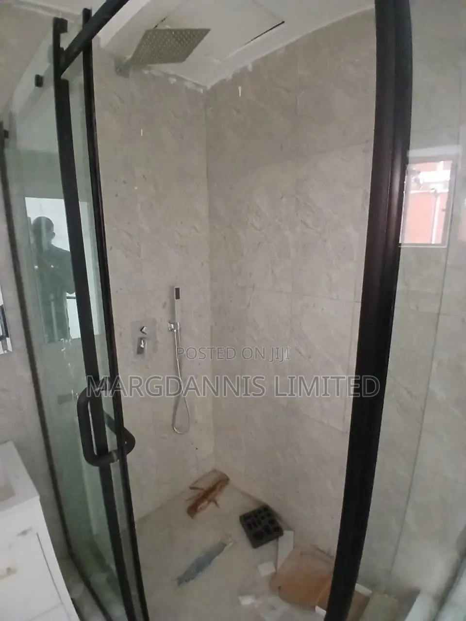 Furnished 2bdrm Maisonette in Lekki Phase 1 for sale
