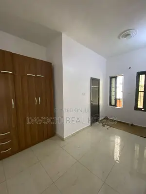 4bdrm Duplex in Conservative, for rent