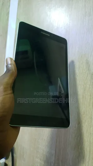 Photo - Samsung Galaxy Tab A 8.0 (2018) 32 GB Silver