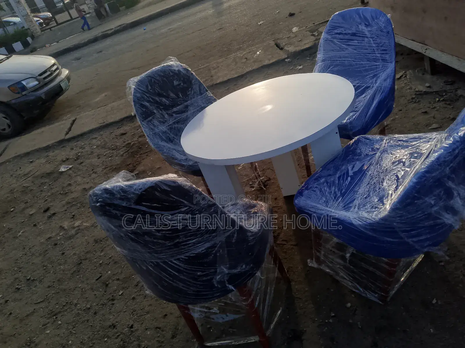 4 Seaters Dinning Table