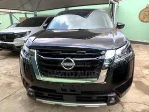Nissan Pathfinder S 2024 Black