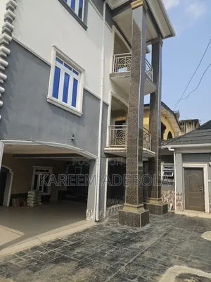 3bdrm Block of Flats in Progressive Estate, Berger for rent