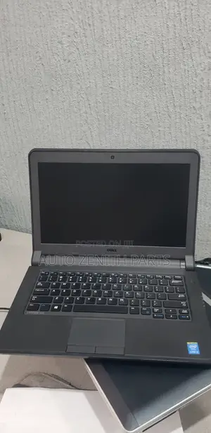 Laptop Dell Latitude 3350 4GB Intel Core I3 HDD 500GB