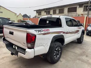 Toyota Tacoma 2018 White