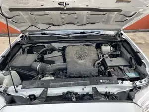 Toyota Tacoma 2018 White