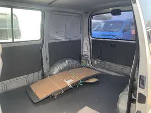 Toyota HiAce 2006 Grey