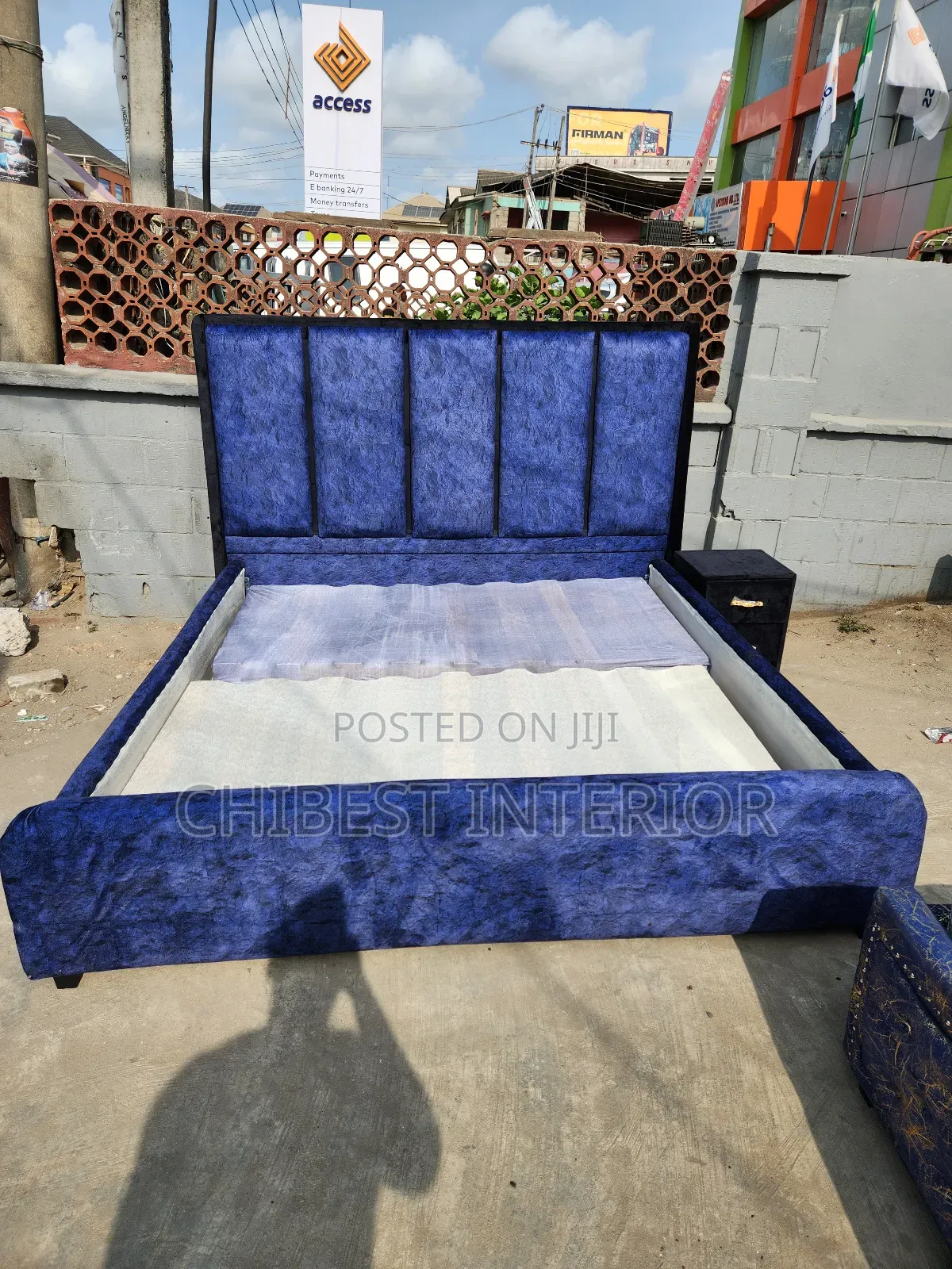 6by6 Bed Frame With a Side Drawer