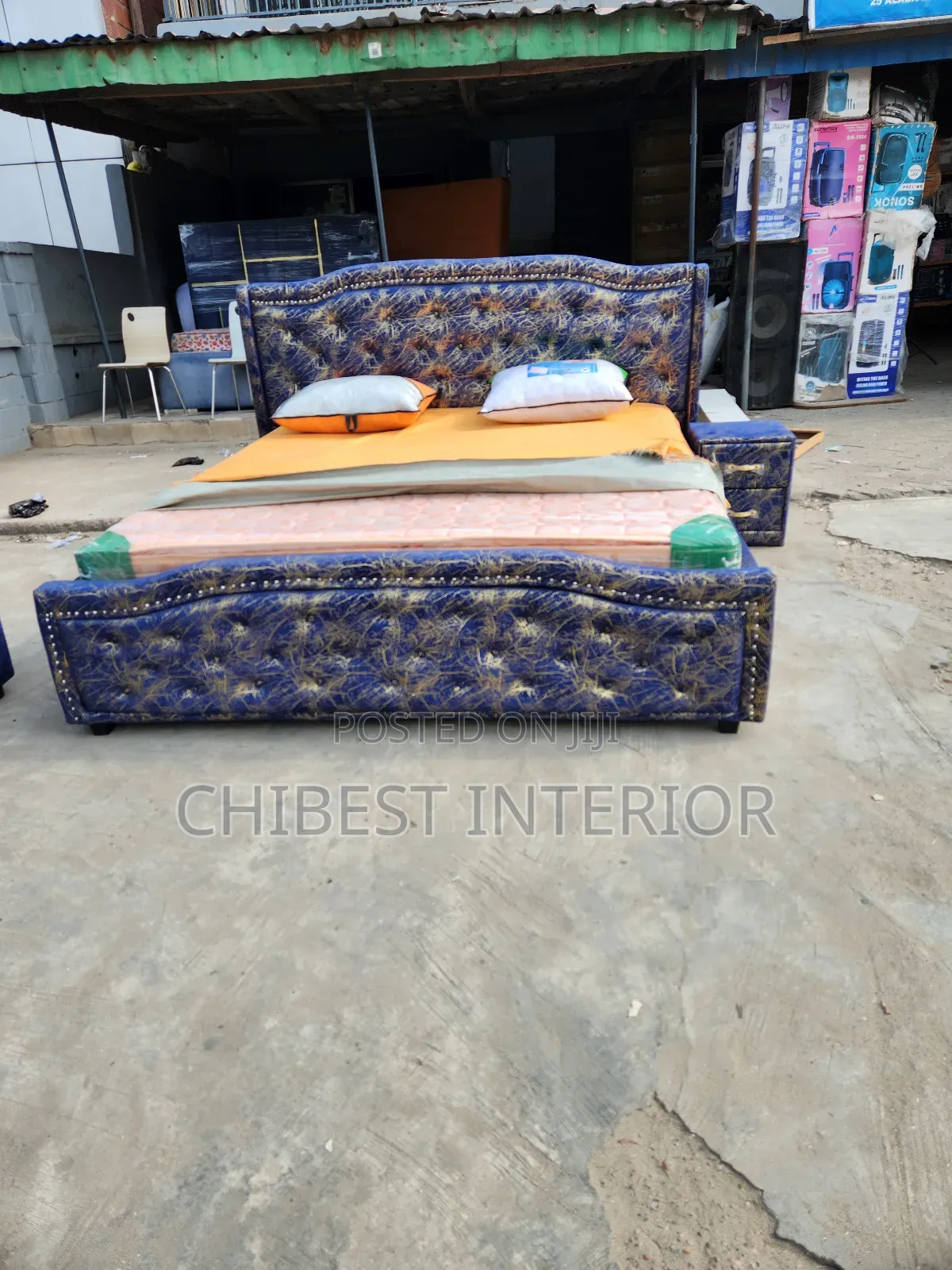Luxury Family Size Bed Stand.