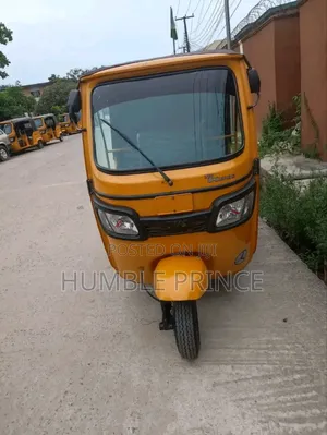 TVS HLX Plus ES 2023 Yellow