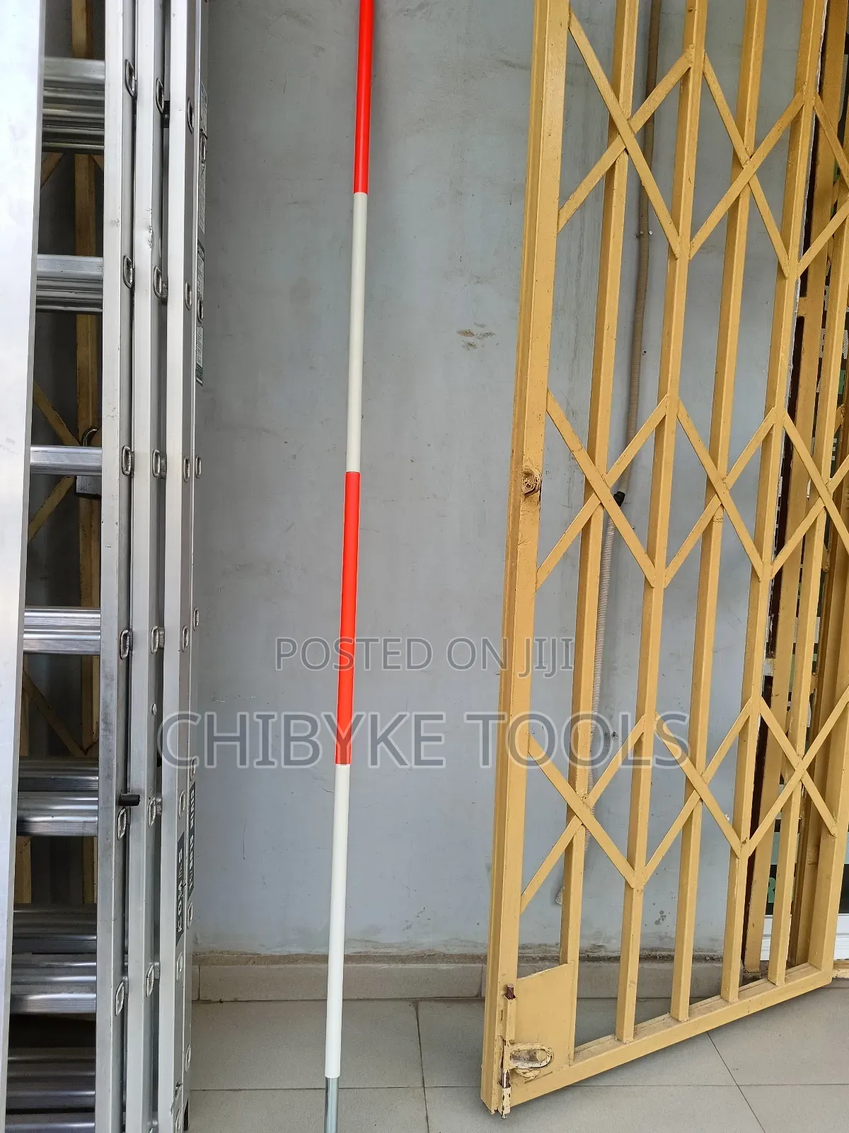 2m Survey Ranging Pole (Detachable)