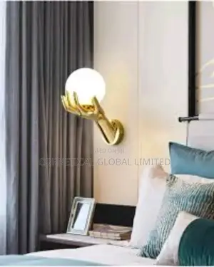 Modern Luxury Quality Hand Shaped Wall Bracket Led Light