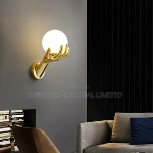 Modern Luxury Quality Hand Shaped Wall Bracket Led Light