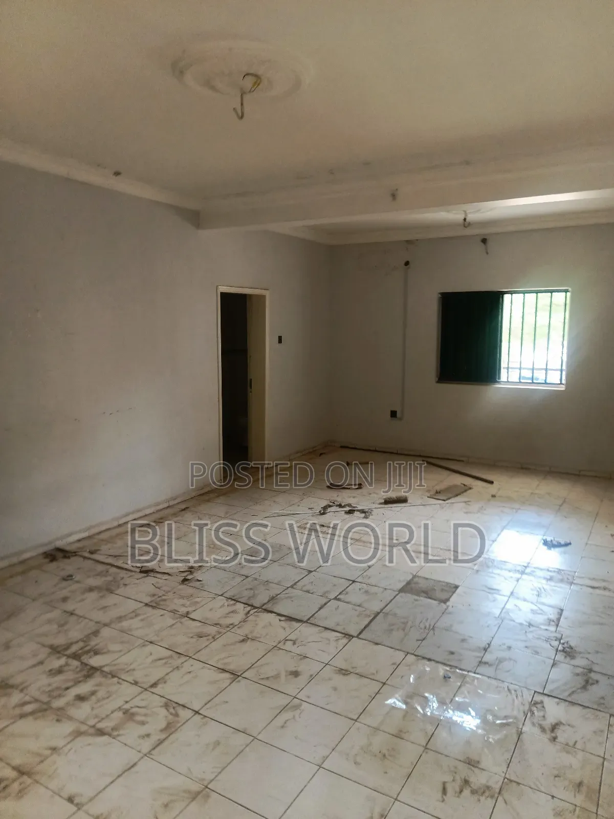 3bdrm Block of Flats in Utako for sale