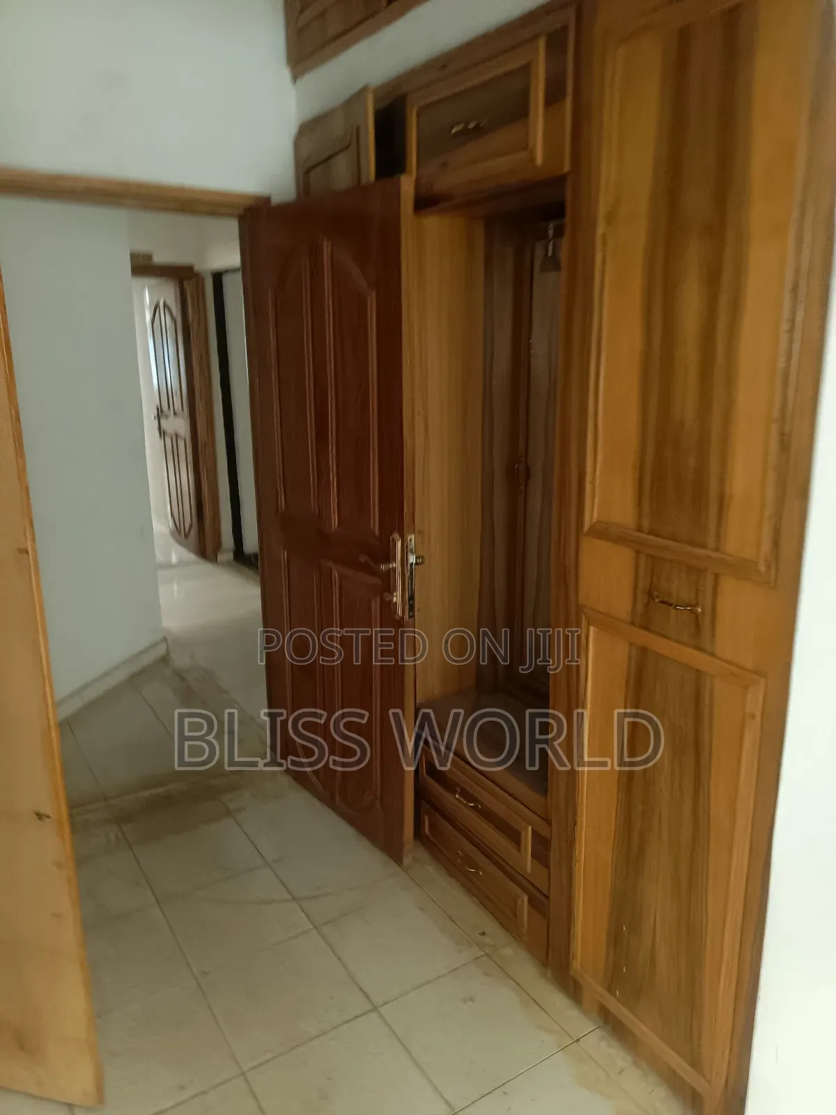 3bdrm Block of Flats in Utako for sale