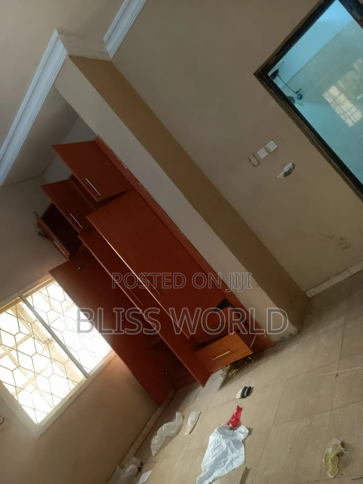 3bdrm Block of Flats in Utako for sale